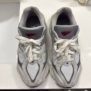 New Balance 9060 - Lightly Used